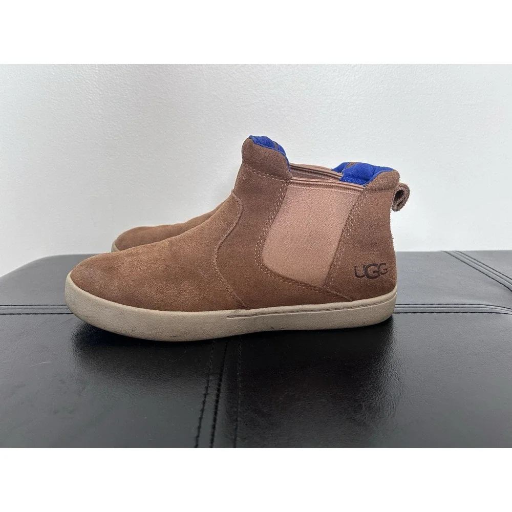 UGG Kids' Hamden II Chelsea Boot Size 4